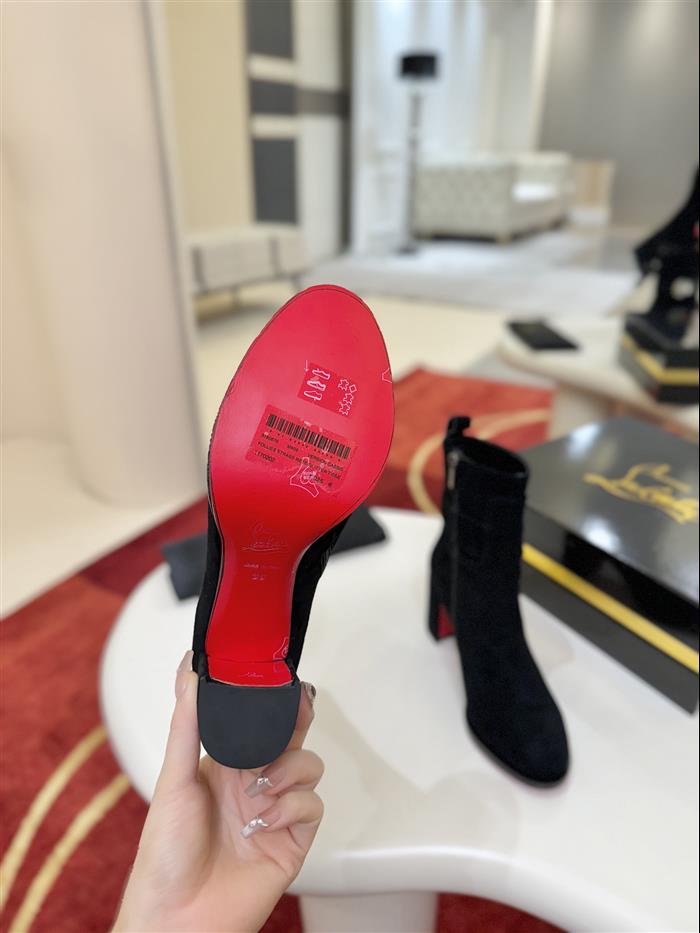 2025112818913884 390